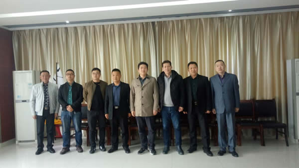 宜都市招商局领导莅临天游ty8线路测试中心光电参观考察